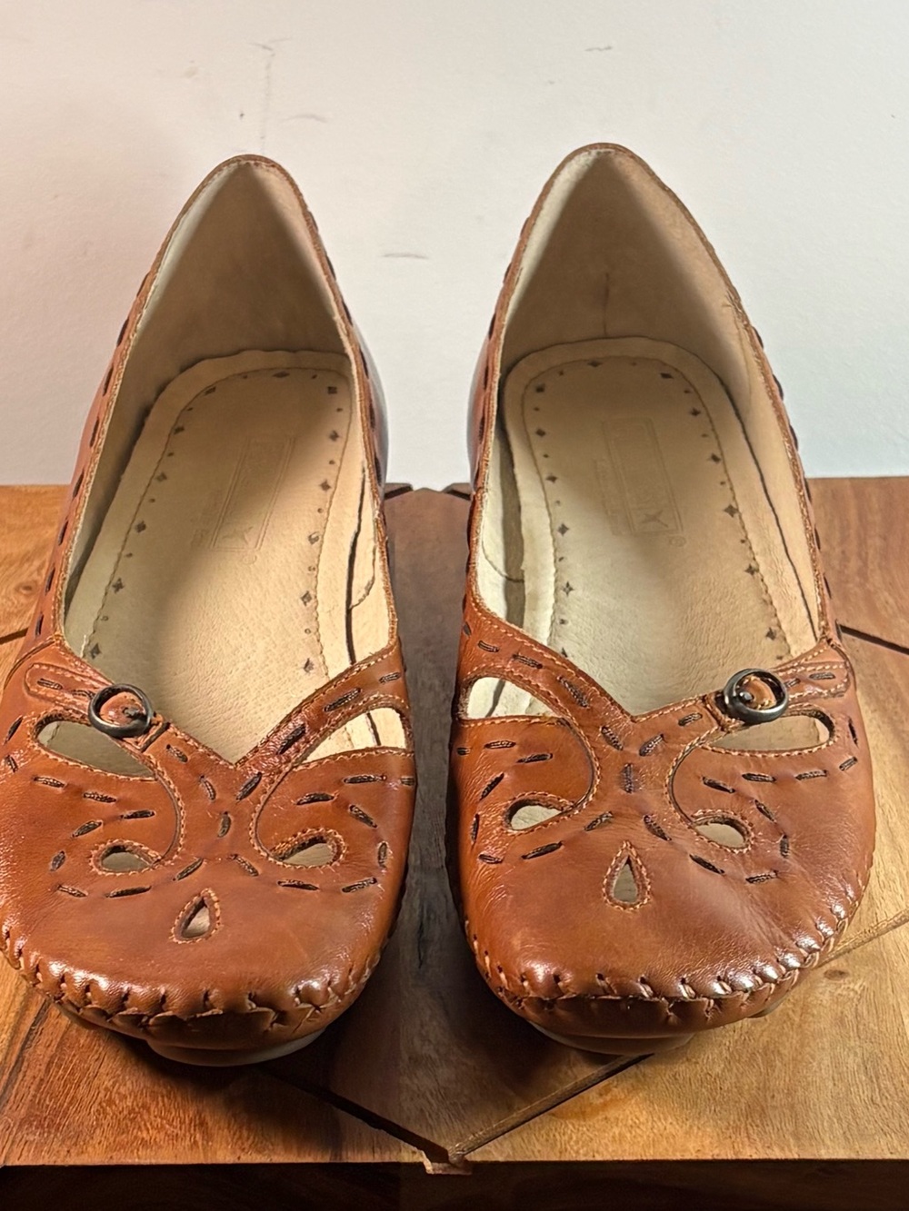 Pikolinos Brown Leather Ballet Flats with Cutout Detail